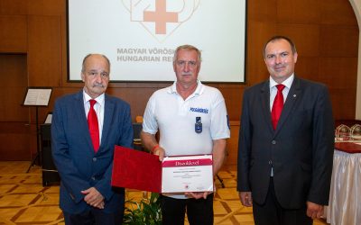 A Magyar Vöröskereszt elnöki díszoklevében részesítette az Esztergom Városi Polgárőr Egyesület tagjai.